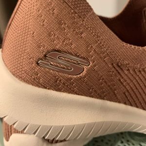 Sketchers Sneakers